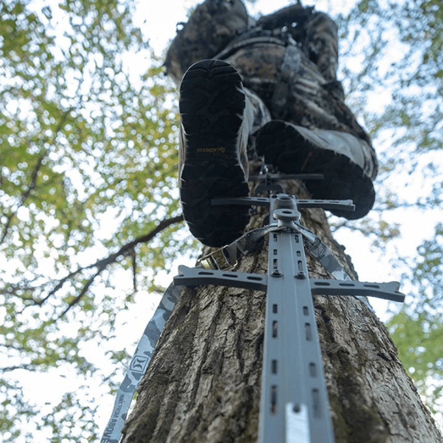 COMBAT Hang-On Hunting Tree Stand W/ Set of 3 Helium Climbing Sticks