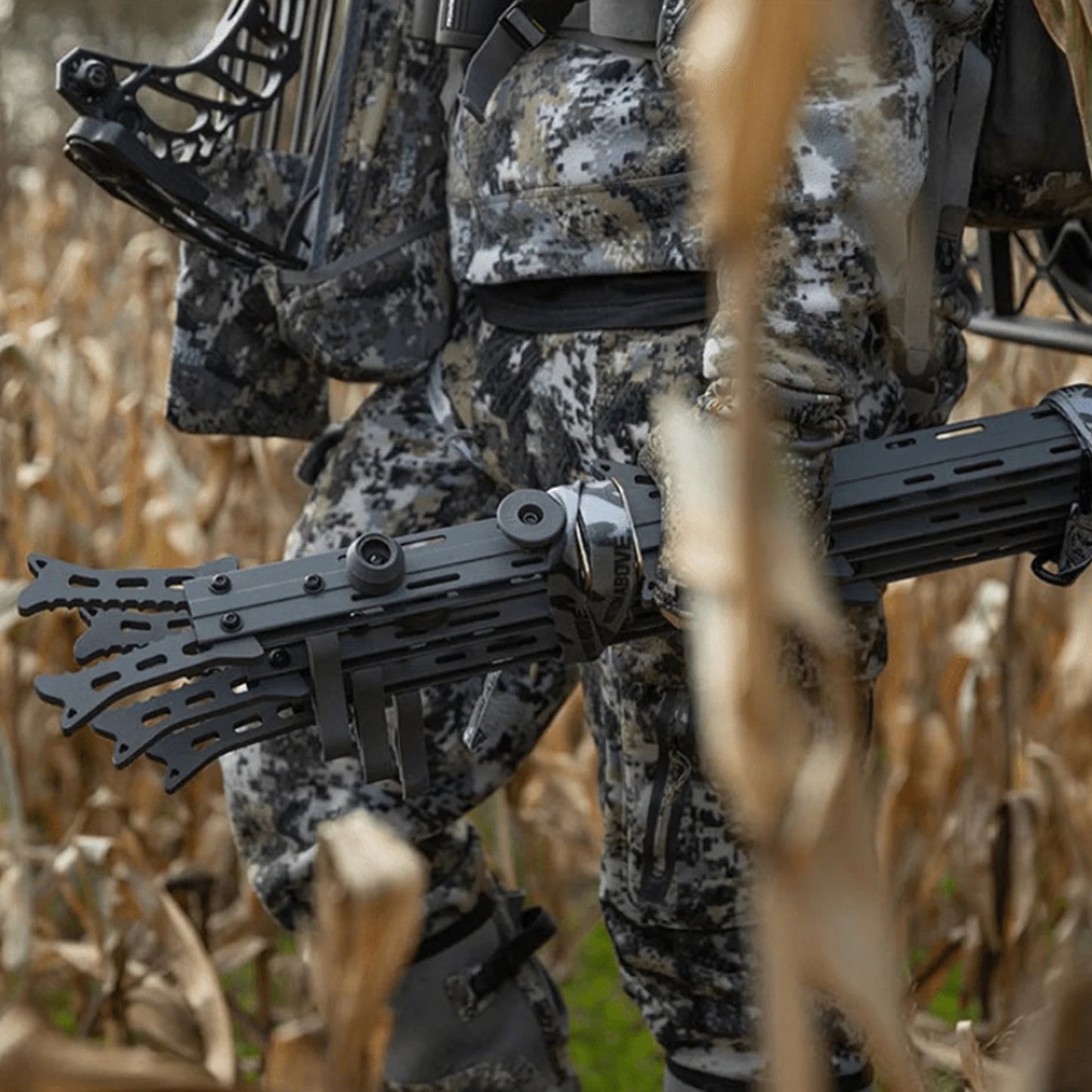 COMBAT Hang-On Hunting Tree Stand W/ Set of 3 Helium Climbing Sticks