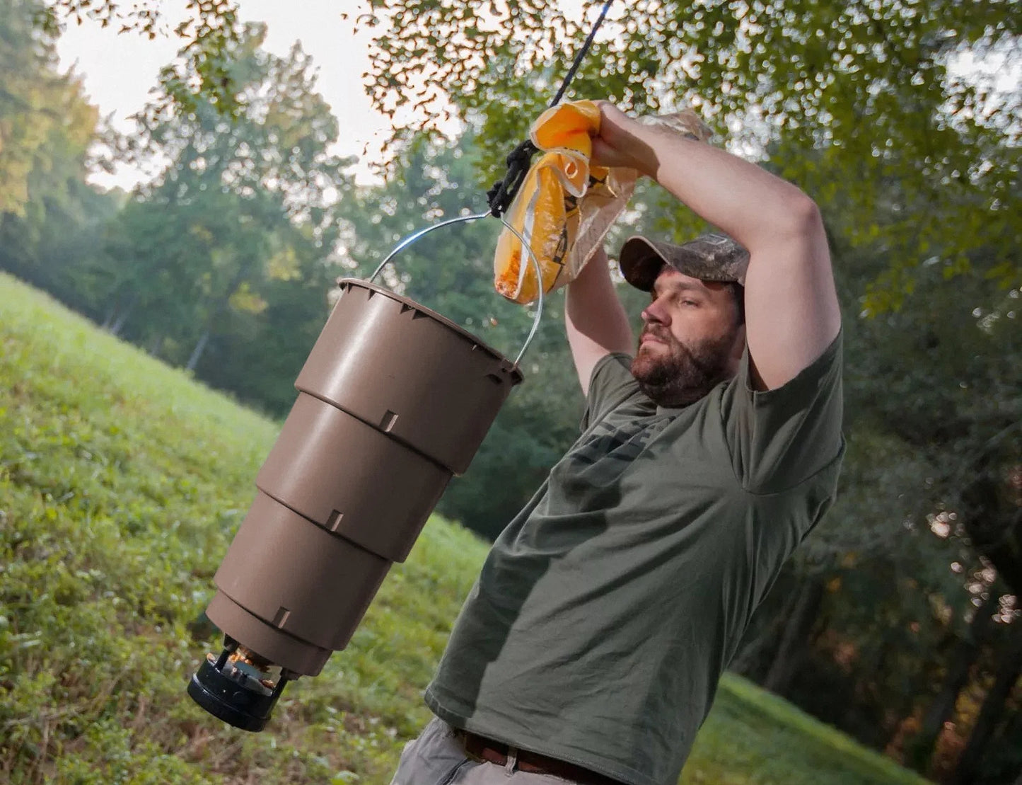 5-Gallon All-In-One Hanging Broadcast Deer Feeder with Adjustable Timer, MFG-13074