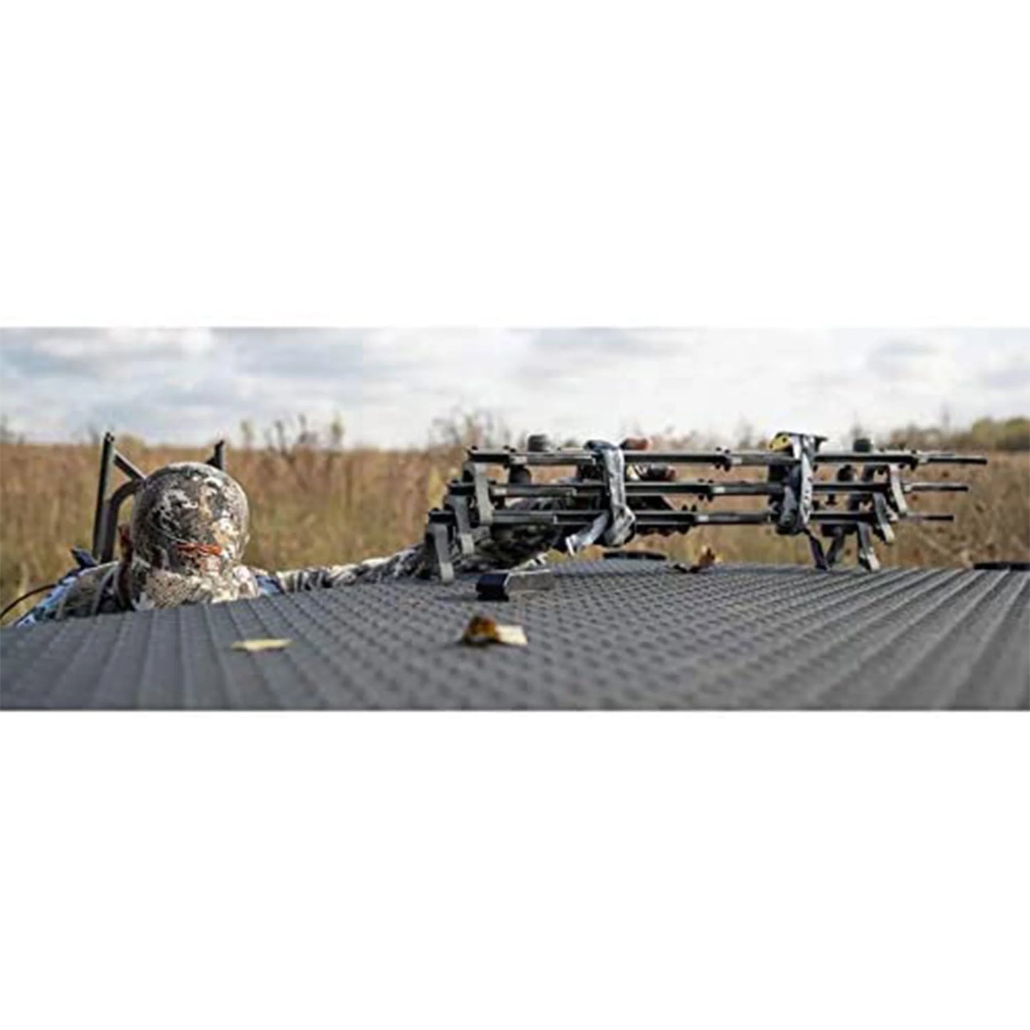 COMBAT Hang-On Hunting Tree Stand W/ Set of 3 Helium Climbing Sticks