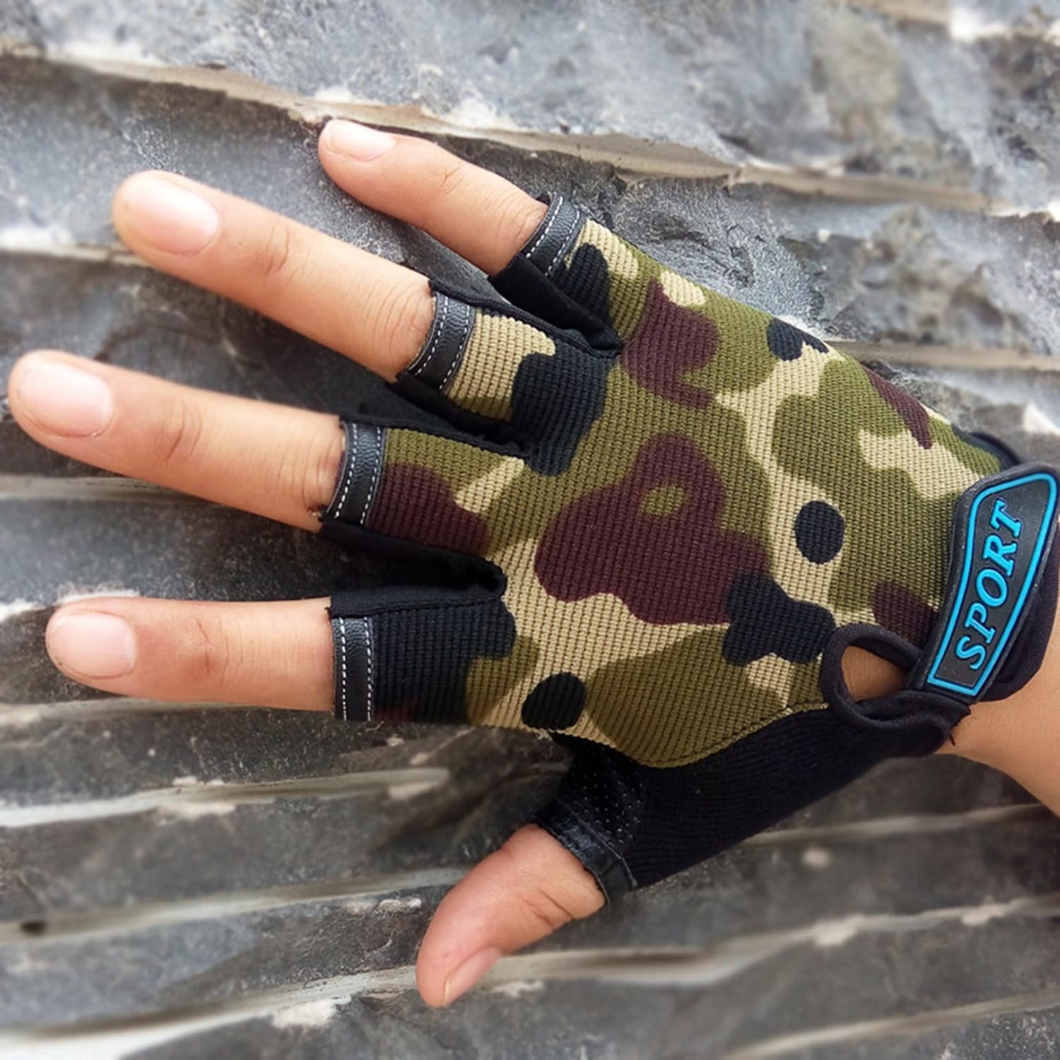 Kids Fingerless Bike Gloves Ages 5-8, Camo Hunting Gloves for Boys Children Monkey Bars Rock Climbing Cycling Biking Fishing