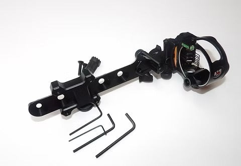 Packaging for Demon Hunter 7 Pin Bow Sight featuring the bow sight itself with black finish, alongside text detailing product features and specifications.