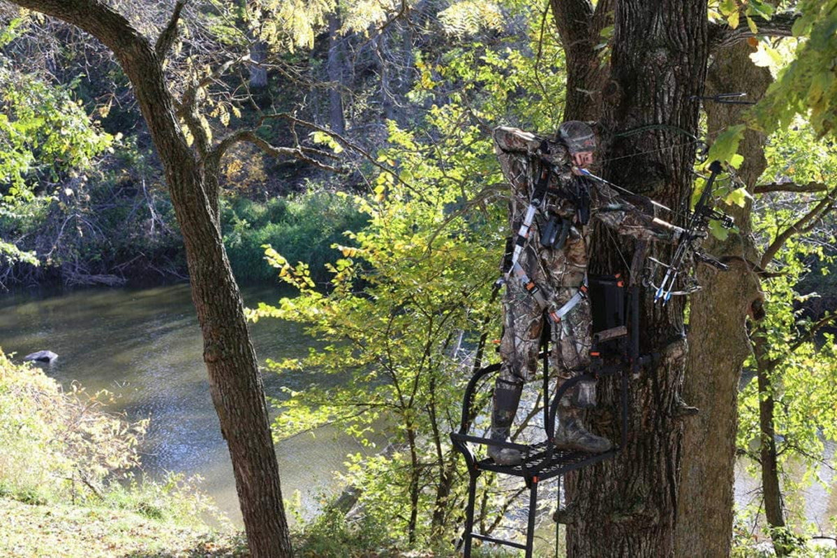 Big Game LS0550 Hunter HD 1.5 Deer Hunting 1 Person Ladder Tree Stand